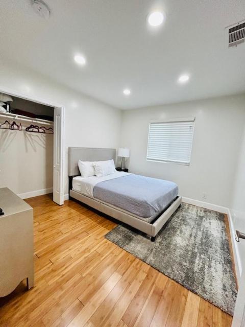 Gated Contemporary 3 Bedroom - 2 Bathroom Home In South La Plus Parking Лос-Анджелес Экстерьер фото